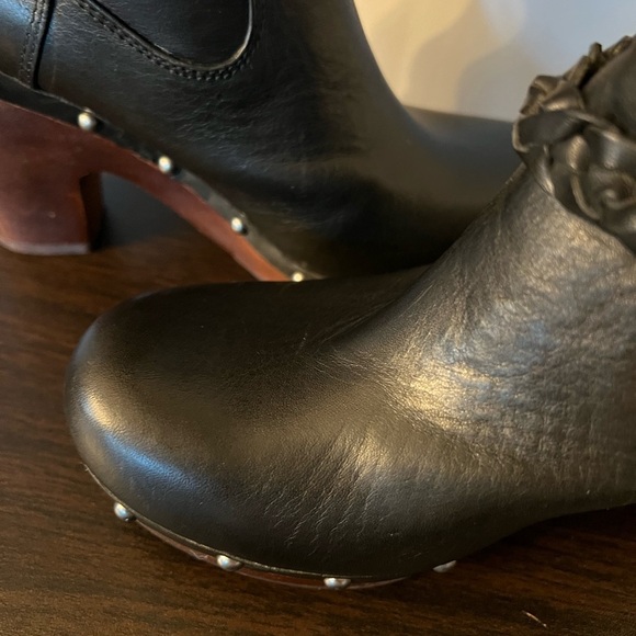 UGG WOMENS SHERPA LINED LEATHER BOOT SIZE 7 WORN ONCE - Picture 8 of 10